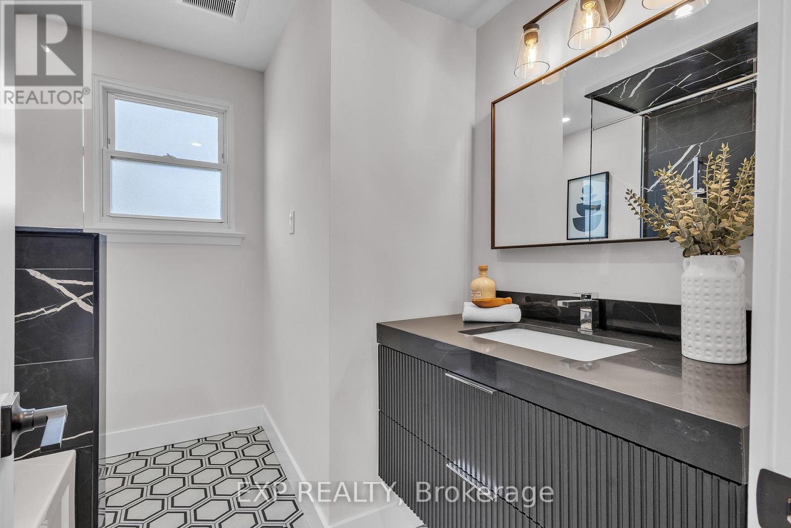 4185 Sutherland Crescent, Burlington, Ontario  L7L 5G3 - Photo 20 - W12875340