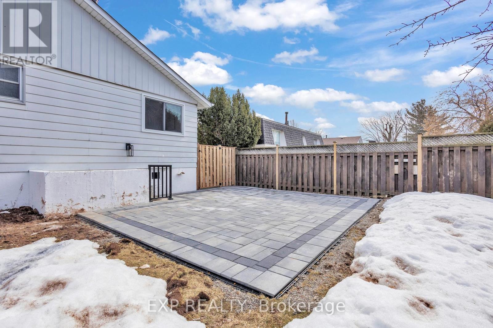 4185 Sutherland Crescent, Burlington, Ontario  L7L 5G3 - Photo 33 - W12875340