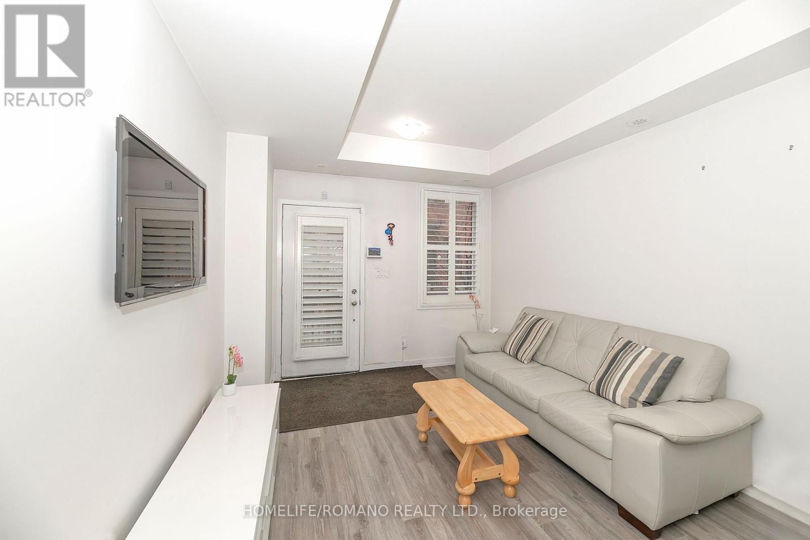 33 - 869 Wilson Avenue, Toronto (Downsview-Roding-Cfb), Ontario  M3K 0A4 - Photo 4 - W12875360