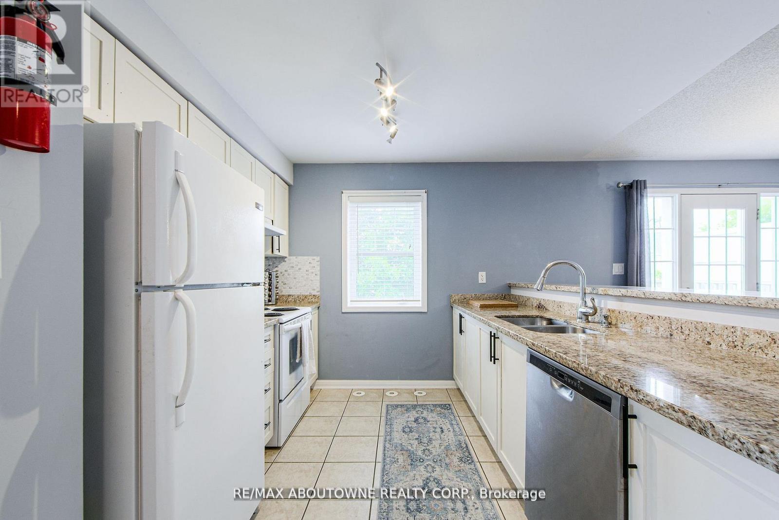 911 Deverell Place, Milton, Ontario  L9T 0M2 - Photo 12 - W12875362