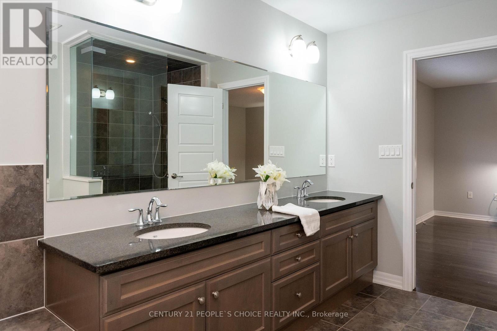 381 Dahlia Trail, Oakville, Ontario  L6M 1L4 - Photo 18 - W12875376