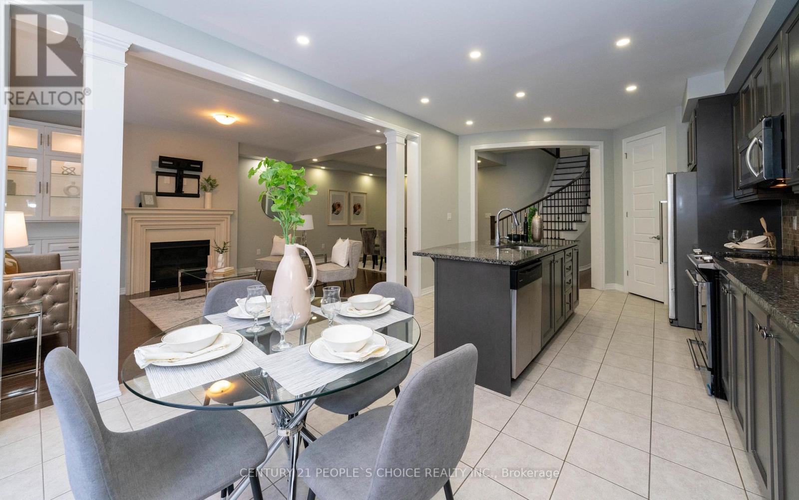 381 Dahlia Trail, Oakville, Ontario  L6M 1L4 - Photo 5 - W12875376