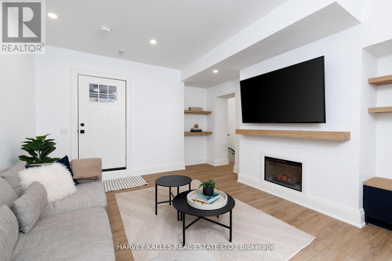 90 Great Oak Drive, Toronto (Princess-Rosethorn), Ontario  M9A 1N5 - Photo 22 - W12875388