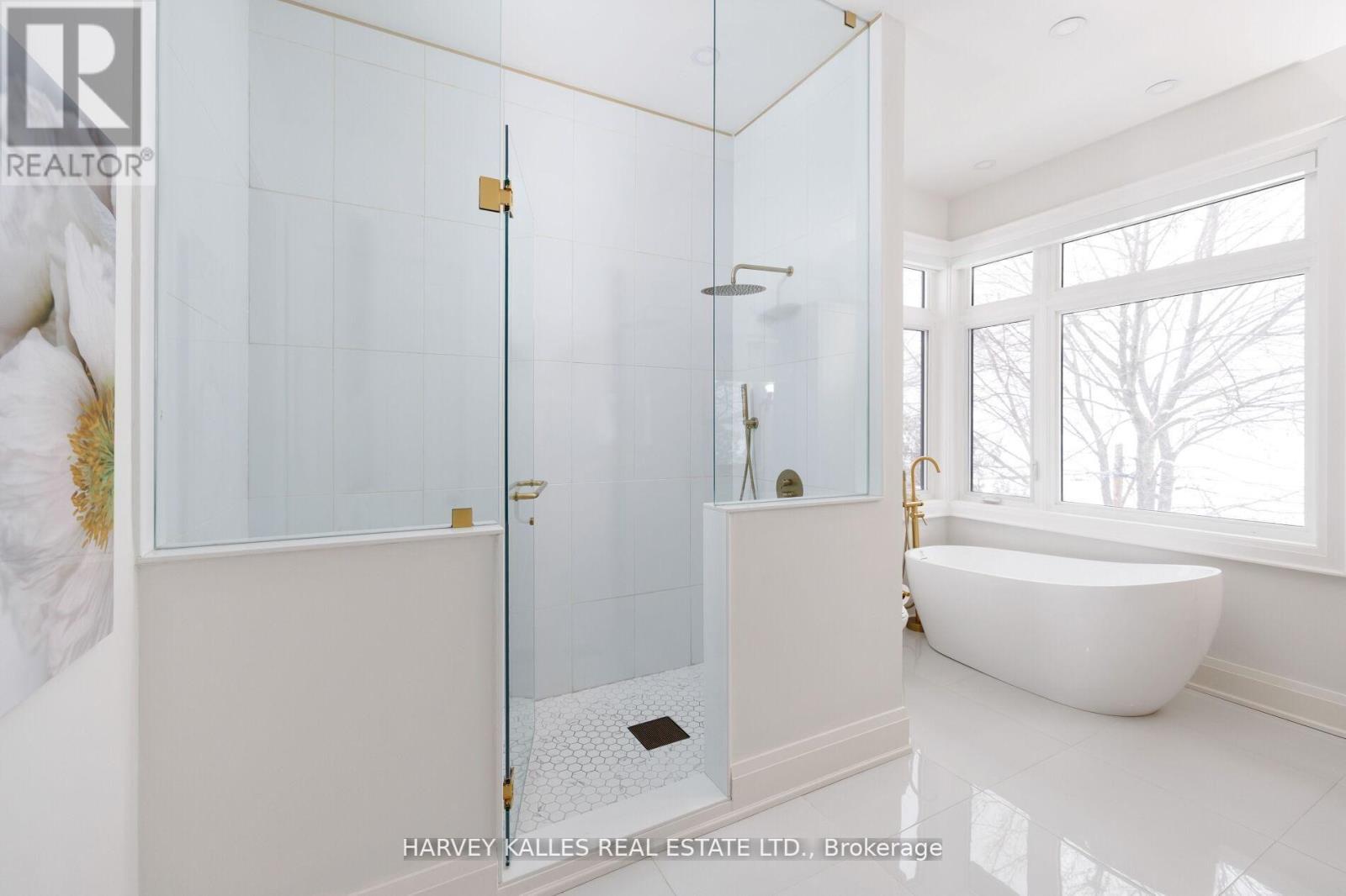 90 Great Oak Drive, Toronto (Princess-Rosethorn), Ontario  M9A 1N5 - Photo 30 - W12875388