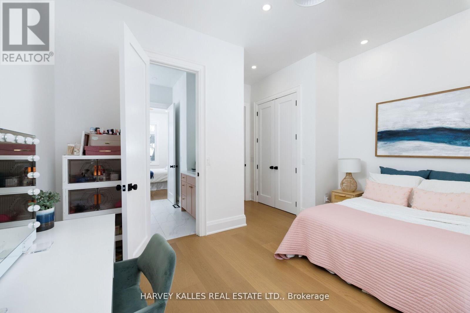 90 Great Oak Drive, Toronto (Princess-Rosethorn), Ontario  M9A 1N5 - Photo 42 - W12875388