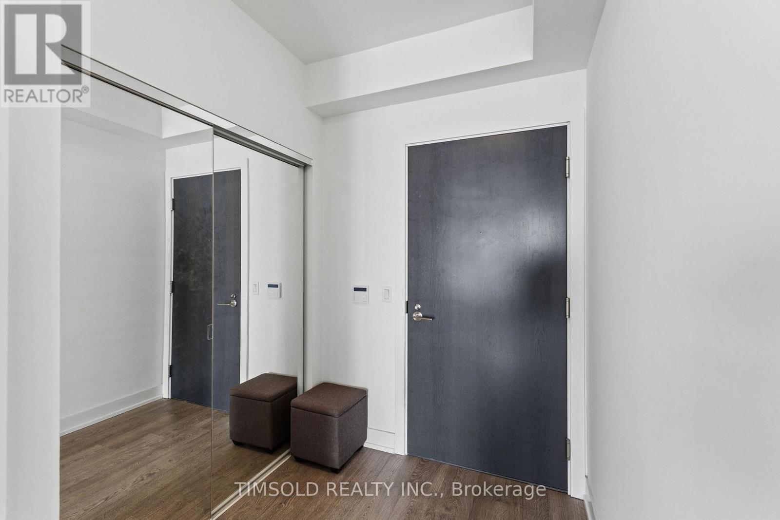 4136 - 5 Mabelle Avenue, Toronto, Ontario  M9A 4Y1 - Photo 5 - W12875394