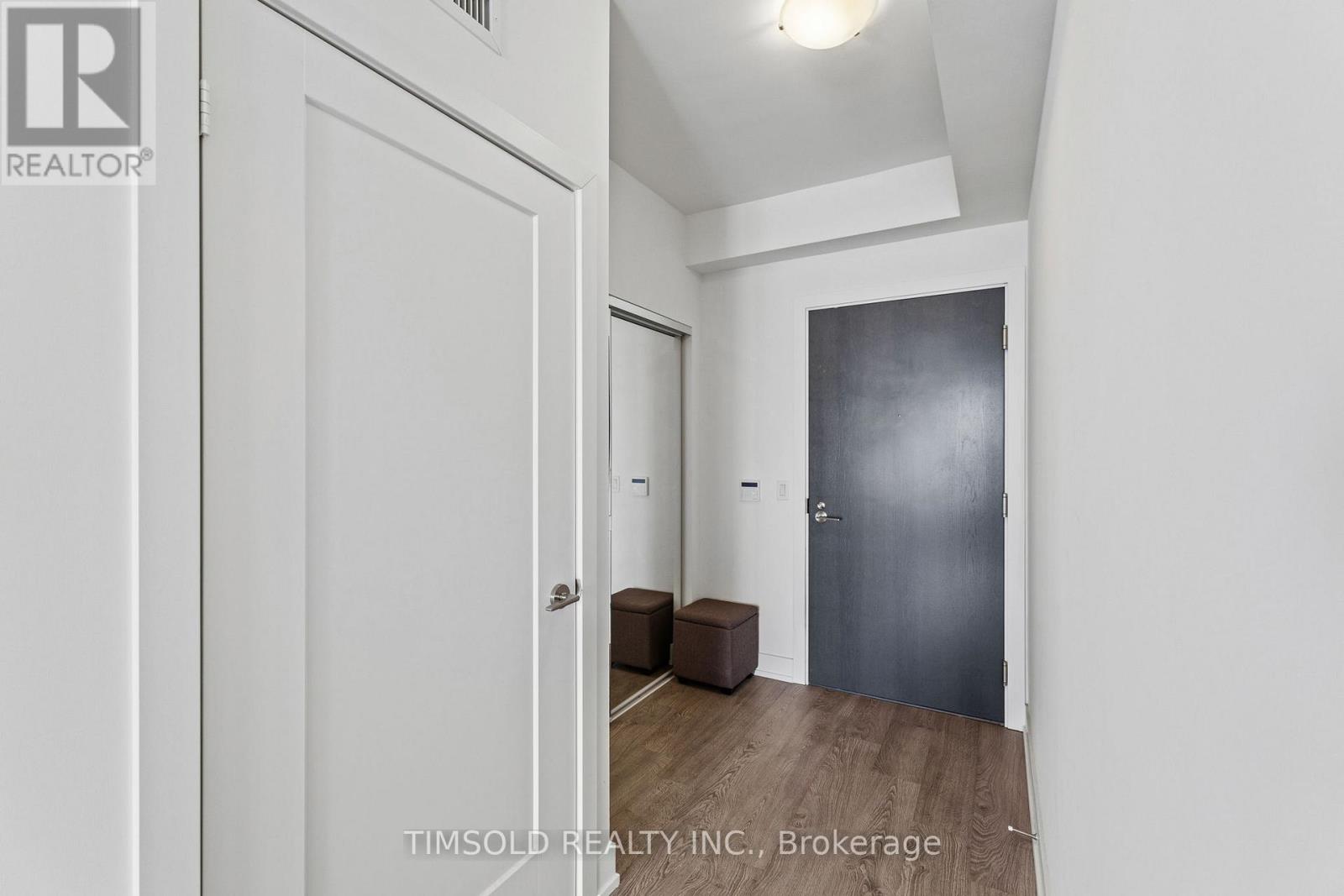4136 - 5 Mabelle Avenue, Toronto, Ontario  M9A 4Y1 - Photo 6 - W12875394