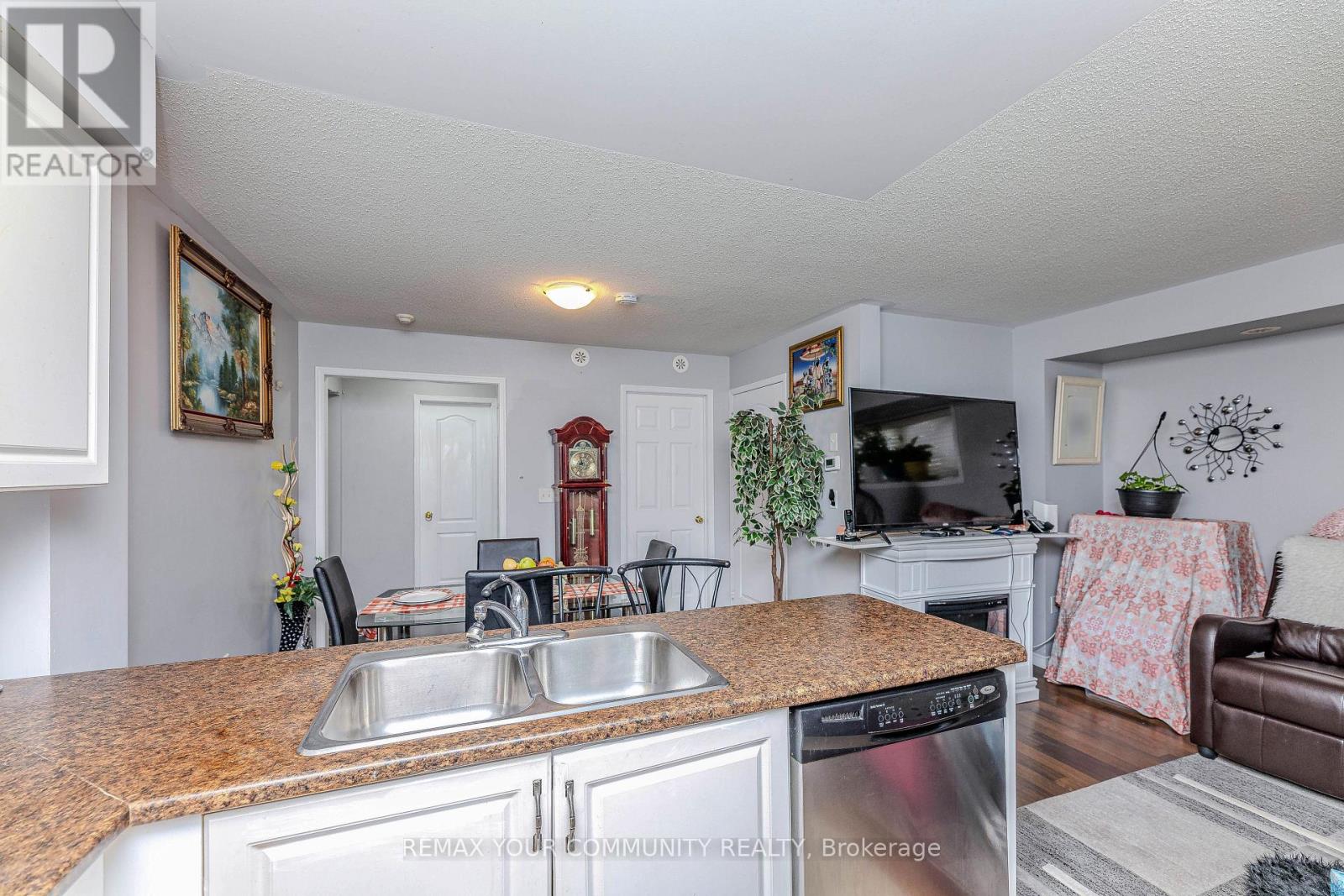 2 - 153 Isaac Devins Boulevard, Toronto (Humberlea-Pelmo Park), Ontario  M9M 0C5 - Photo 14 - W12875420