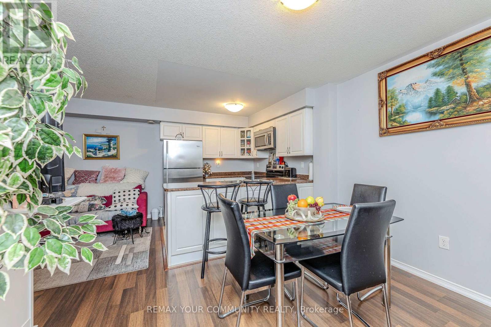 2 - 153 Isaac Devins Boulevard, Toronto (Humberlea-Pelmo Park), Ontario  M9M 0C5 - Photo 8 - W12875420