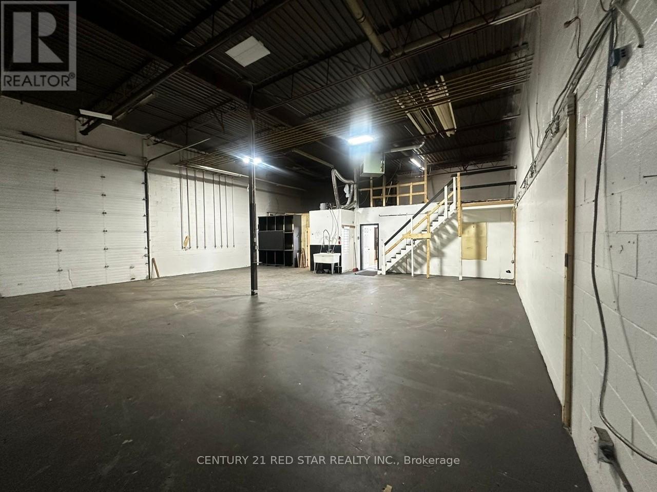 21 - 20 Strathearn Avenue, Brampton (Steeles Industrial), Ontario  L6T 4P7 - Photo 2 - W12875438