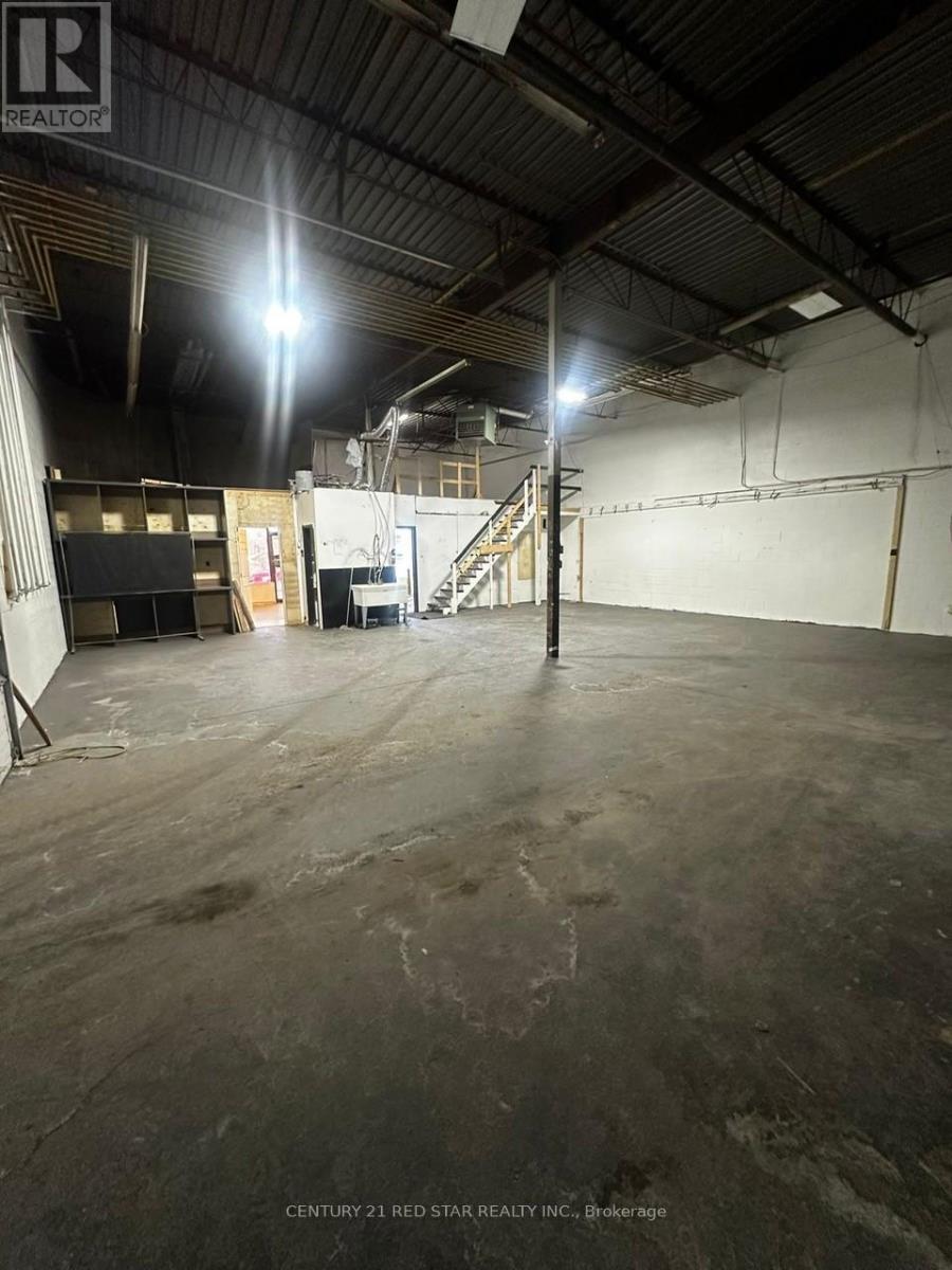 21 - 20 Strathearn Avenue, Brampton (Steeles Industrial), Ontario  L6T 4P7 - Photo 3 - W12875438