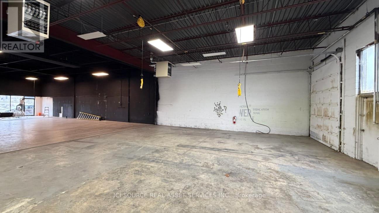 A-South Unit 31-33 - 18 Strathearn Avenue, Brampton (Steeles Industrial), Ontario  L6T 4X8 - Photo 12 - W12875442