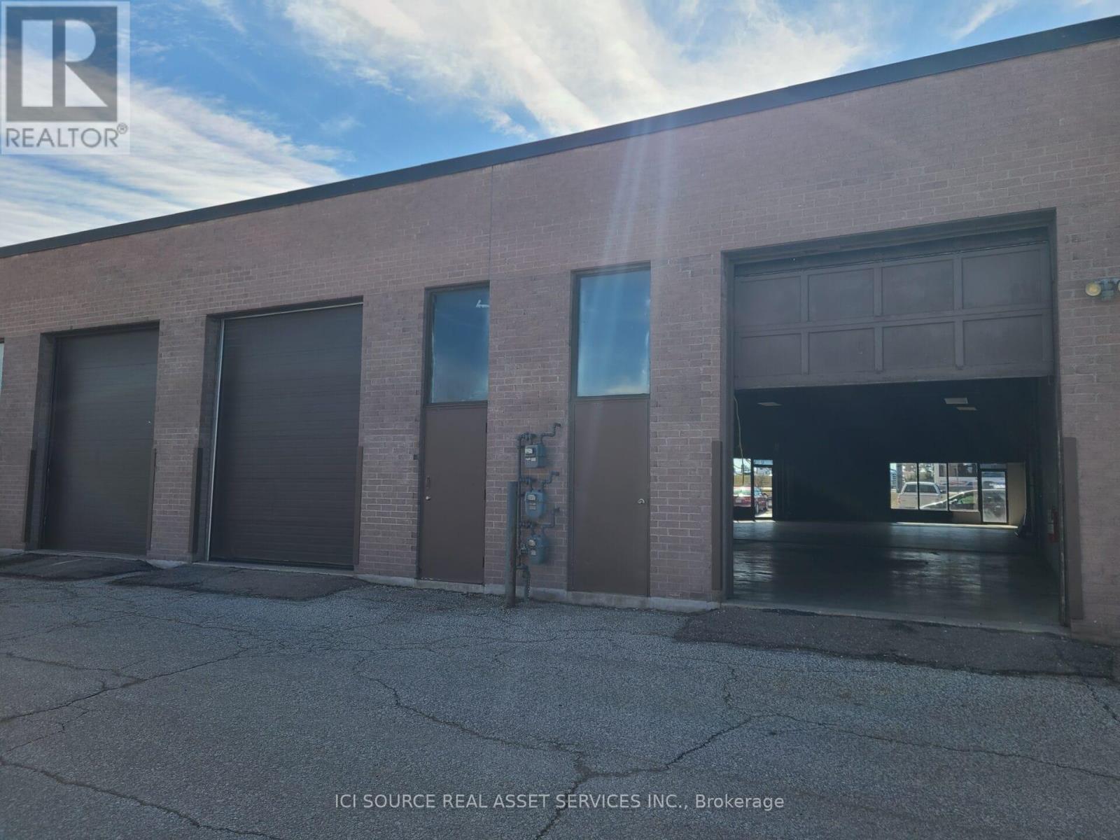 A-South Unit 31-33 - 18 Strathearn Avenue, Brampton (Steeles Industrial), Ontario  L6T 4X8 - Photo 15 - W12875442