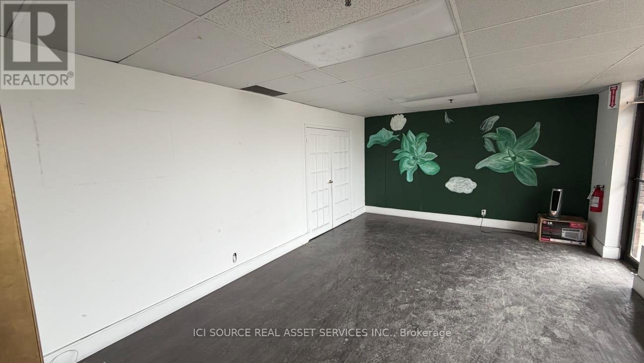 A-South Unit 31-33 - 18 Strathearn Avenue, Brampton (Steeles Industrial), Ontario  L6T 4X8 - Photo 3 - W12875442