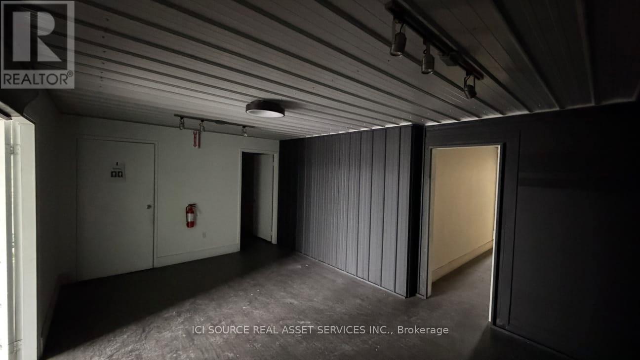 A-South Unit 31-33 - 18 Strathearn Avenue, Brampton (Steeles Industrial), Ontario  L6T 4X8 - Photo 7 - W12875442