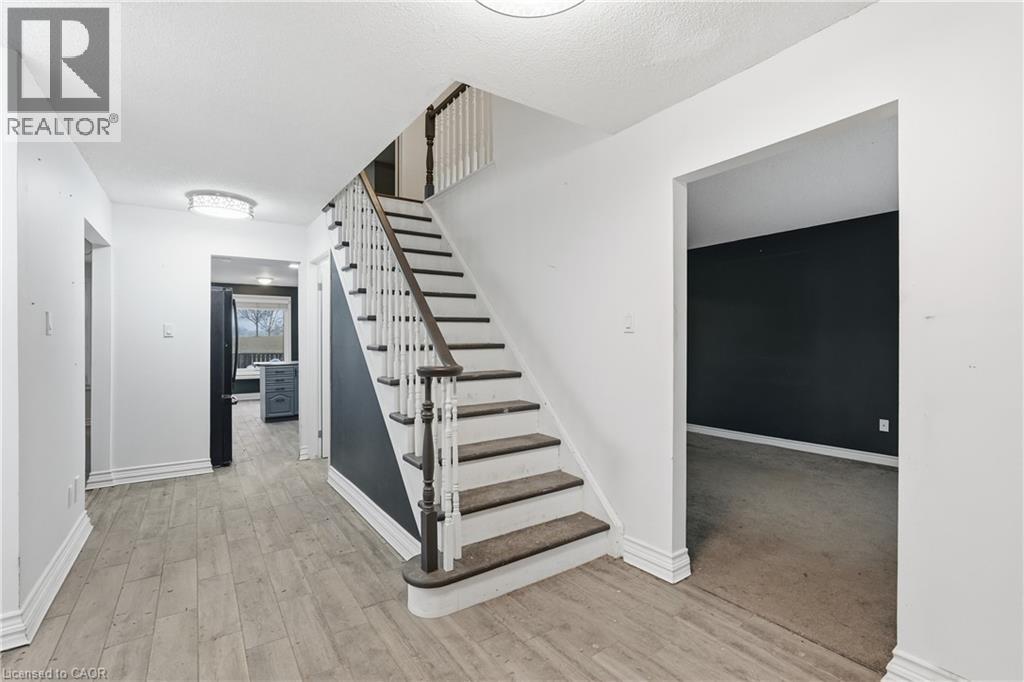 138 Rowntree Drive, Hamilton, Ontario  L8W 2N6 - Photo 3 - 40810581