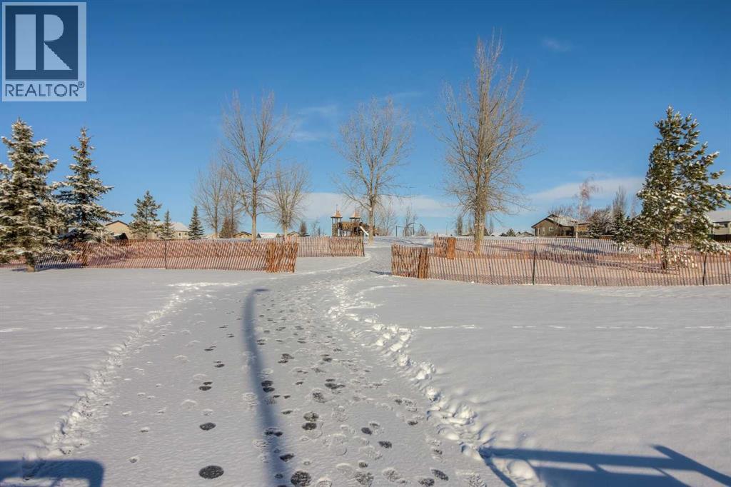 379 Tartan Circle W, Lethbridge, Alberta  T1J 4Z3 - Photo 3 - A2291915