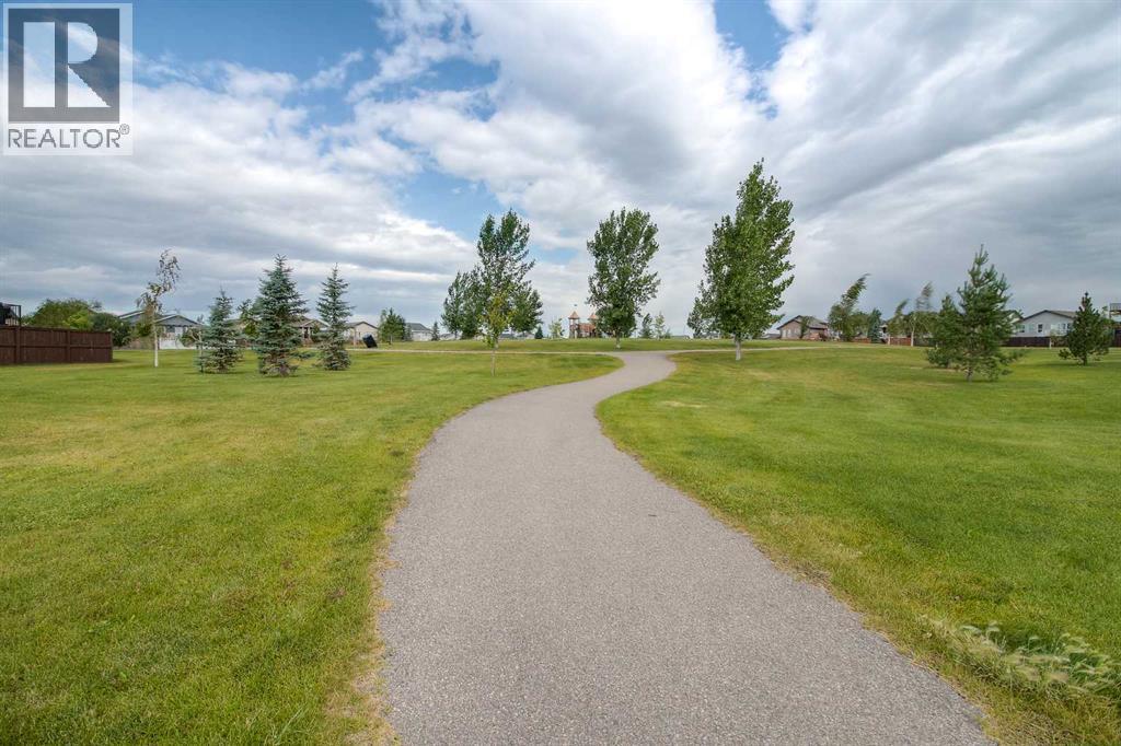 379 Tartan Circle W, Lethbridge, Alberta  T1J 4Z3 - Photo 4 - A2291915