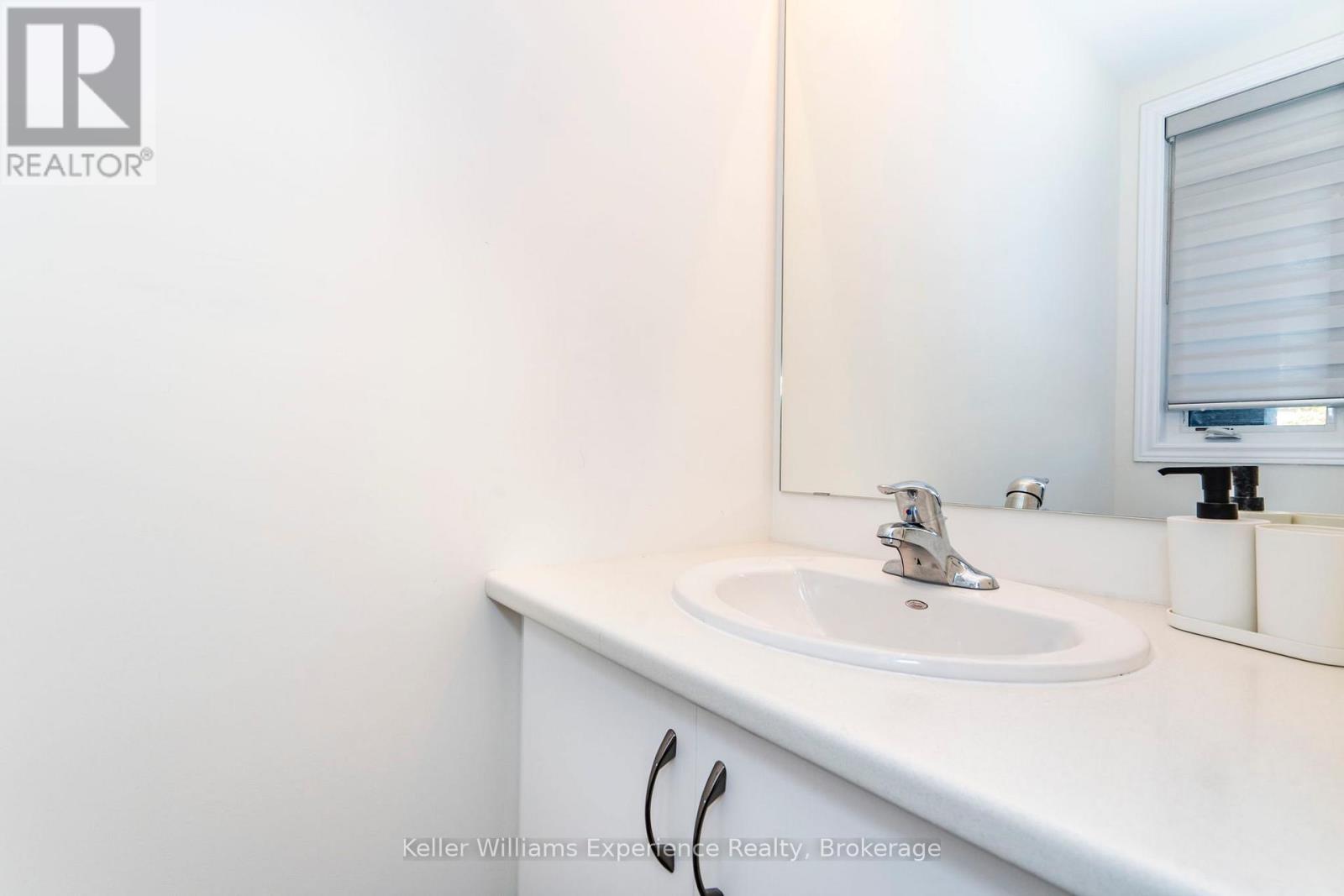 12 Durham Avenue, Barrie, Ontario  L9J 0W7 - Photo 17 - S12875284