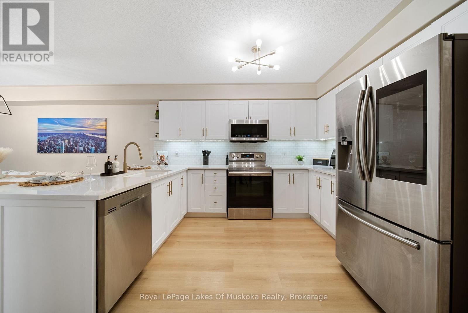 70 Pearl Drive, Orillia, Ontario  L3V 6H2 - Photo 7 - S12875300