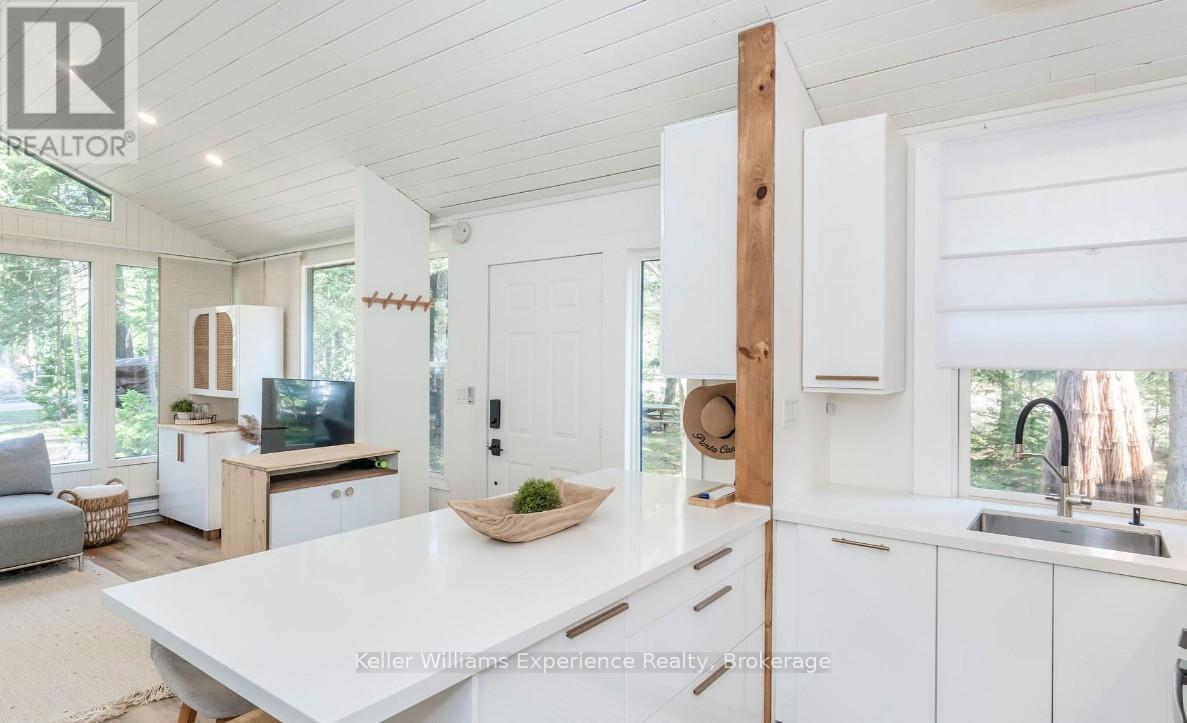 1 Sundown Road, Tiny, Ontario  L0L 2J0 - Photo 7 - S12875728