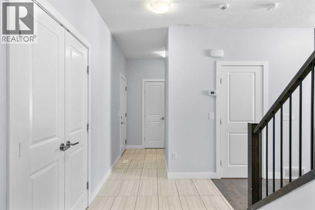 252 Nolanhurst Crescent Nw, Calgary, Alberta  T3R 0Z6 - Photo 4 - A2290075