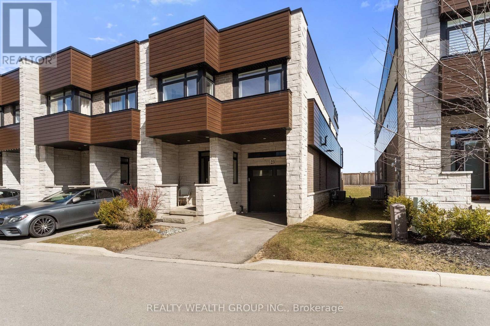 23 - 35 Midhurst Heights, Hamilton, Ontario  L8J 0K9 - Photo 2 - X12875218