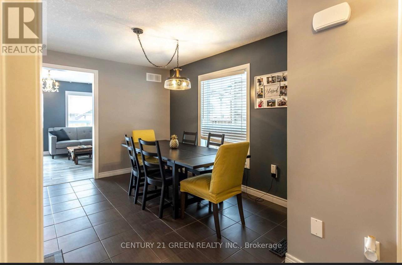 Main - 93 Oakes Crescent, Guelph (Grange Road), Ontario  N1E 0J5 - Photo 10 - X12875234