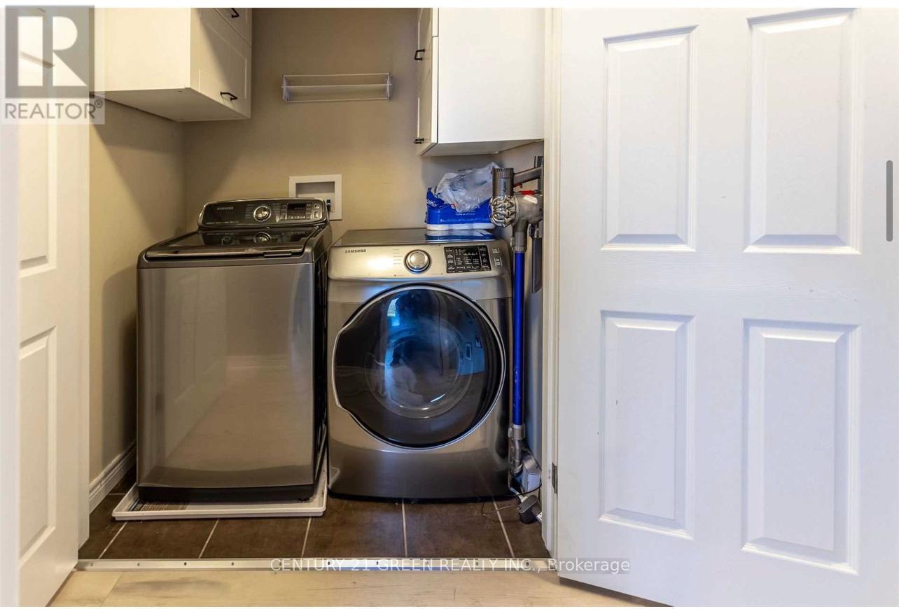 Main - 93 Oakes Crescent, Guelph (Grange Road), Ontario  N1E 0J5 - Photo 12 - X12875234