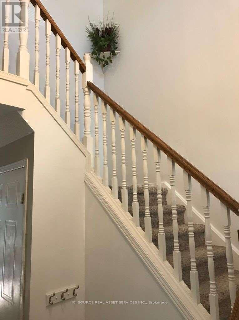 19 Tanoak Drive, London North (North E), Ontario  N6G 4Z9 - Photo 4 - X12875292