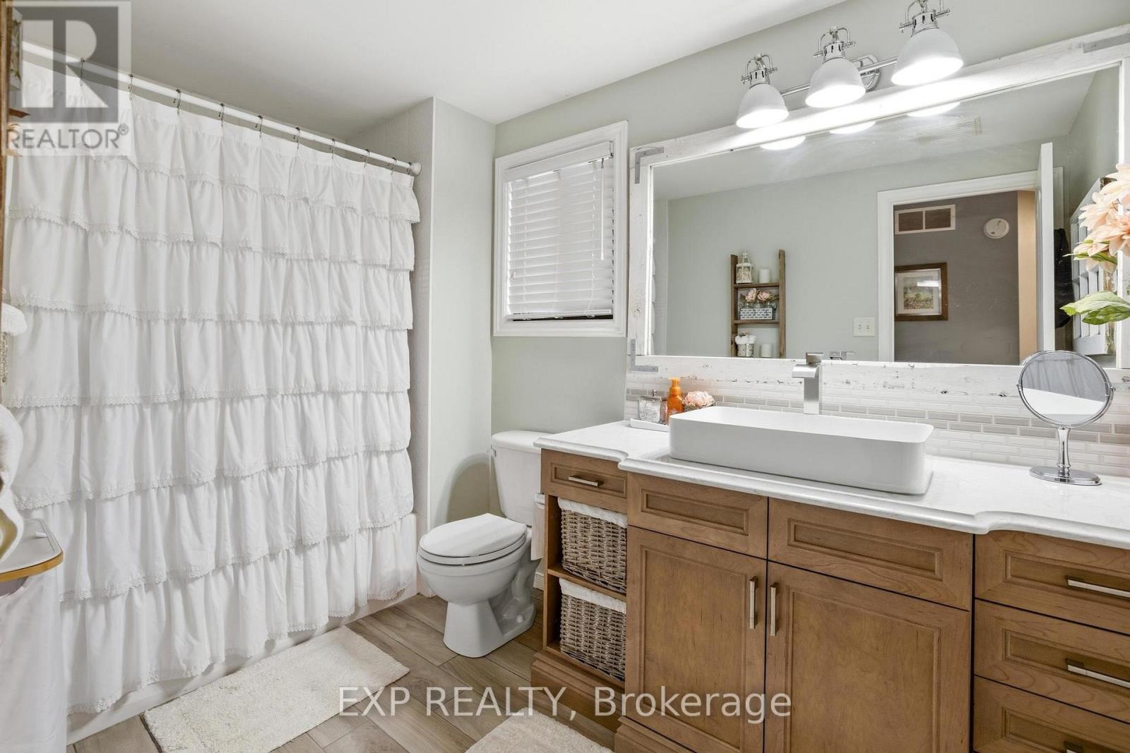 733 Breakwater Crescent, Waterloo, Ontario  N2K 4H8 - Photo 16 - X12875336