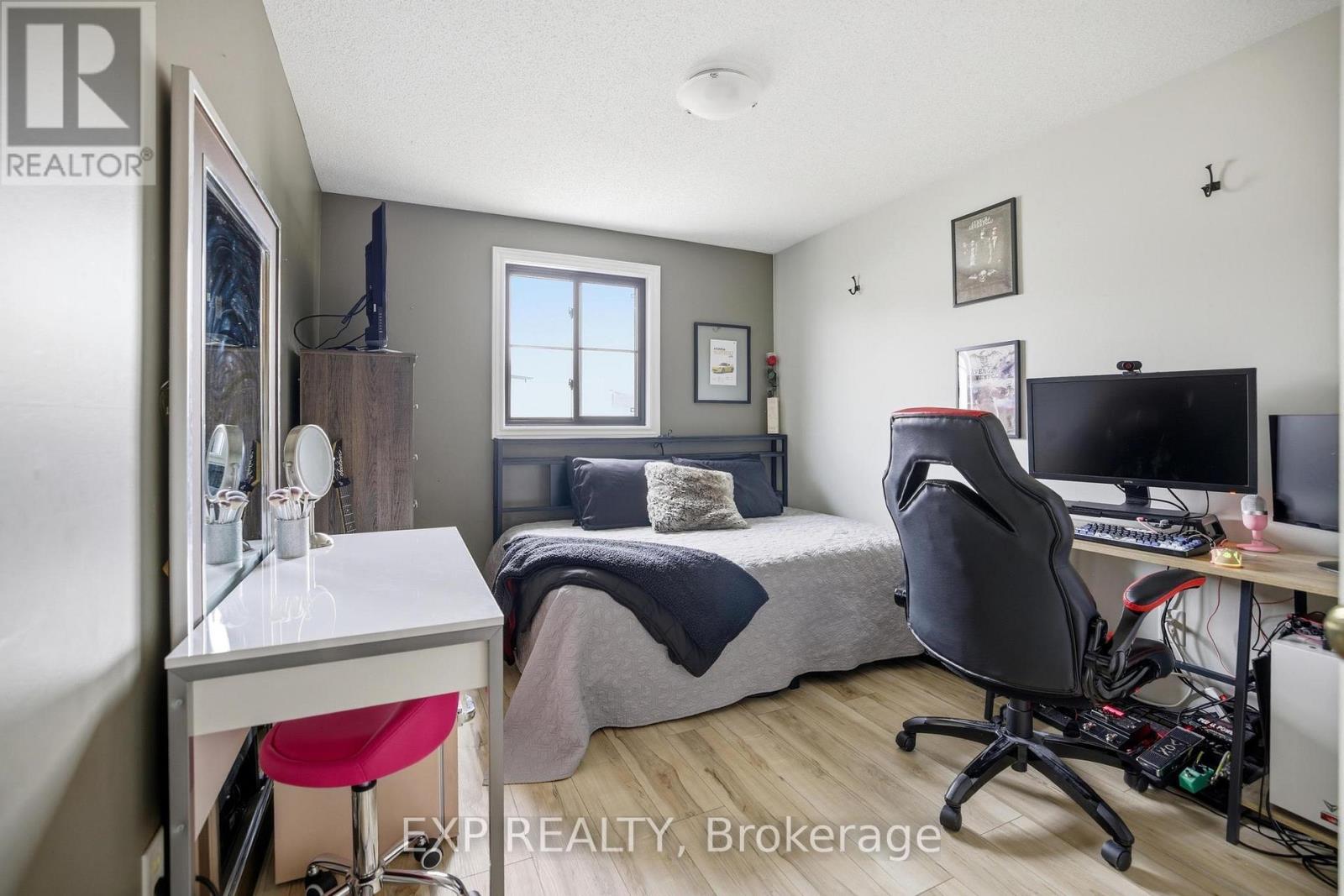 733 Breakwater Crescent, Waterloo, Ontario  N2K 4H8 - Photo 22 - X12875336