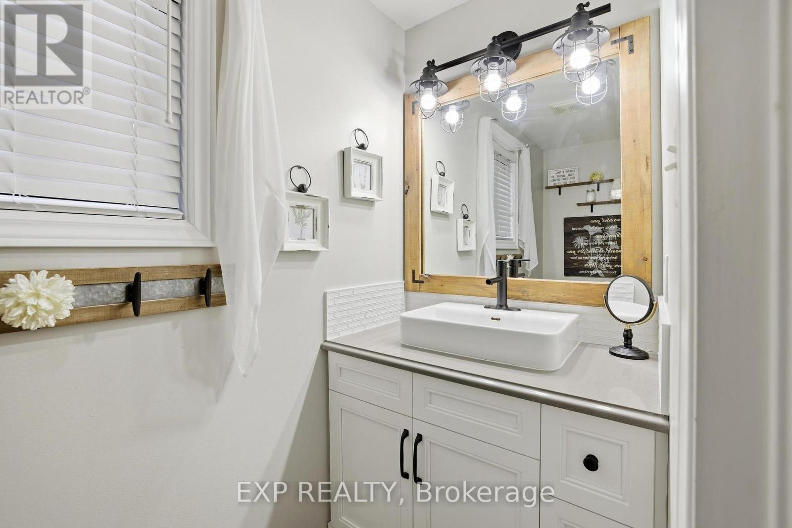 733 Breakwater Crescent, Waterloo, Ontario  N2K 4H8 - Photo 24 - X12875336