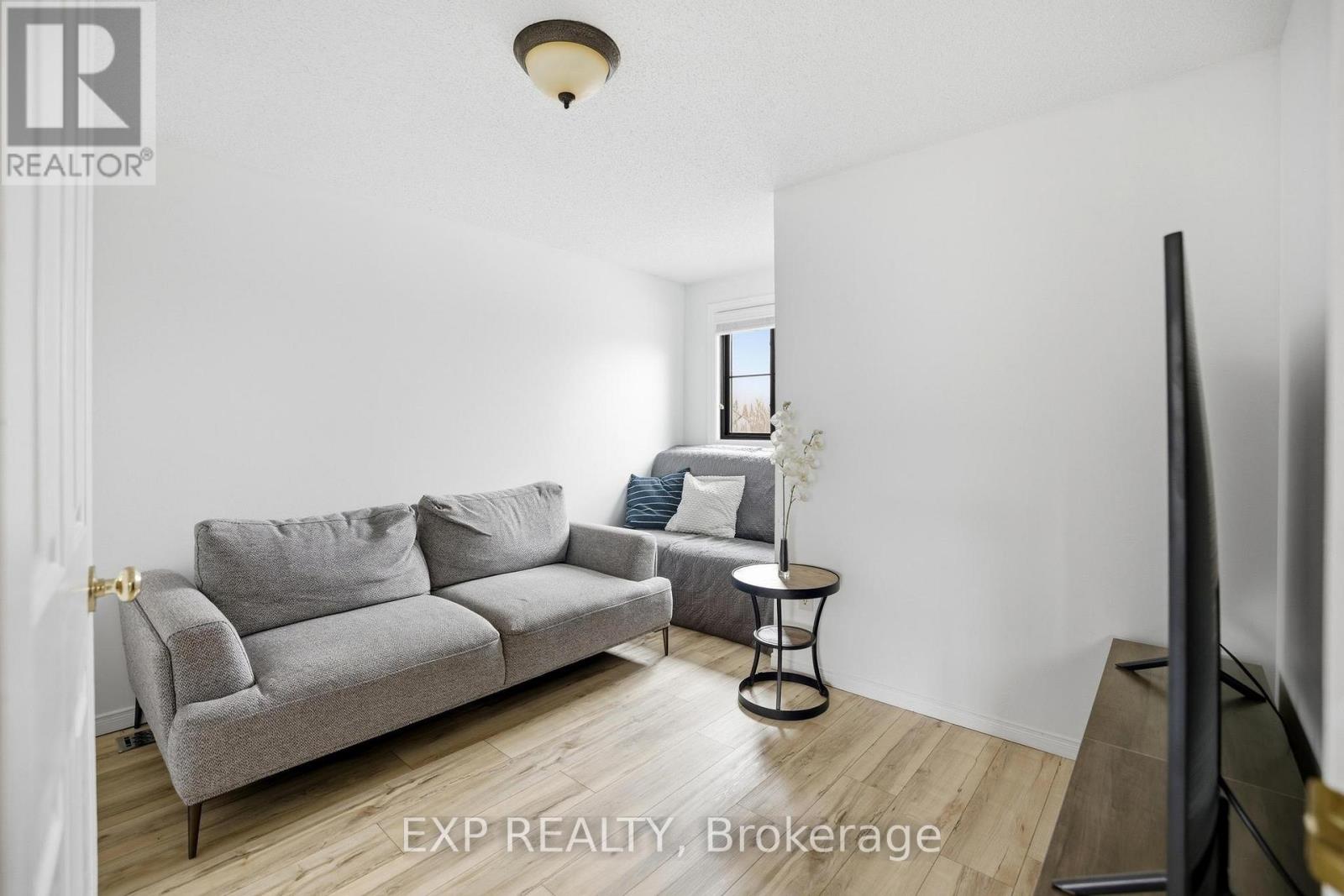 733 Breakwater Crescent, Waterloo, Ontario  N2K 4H8 - Photo 25 - X12875336