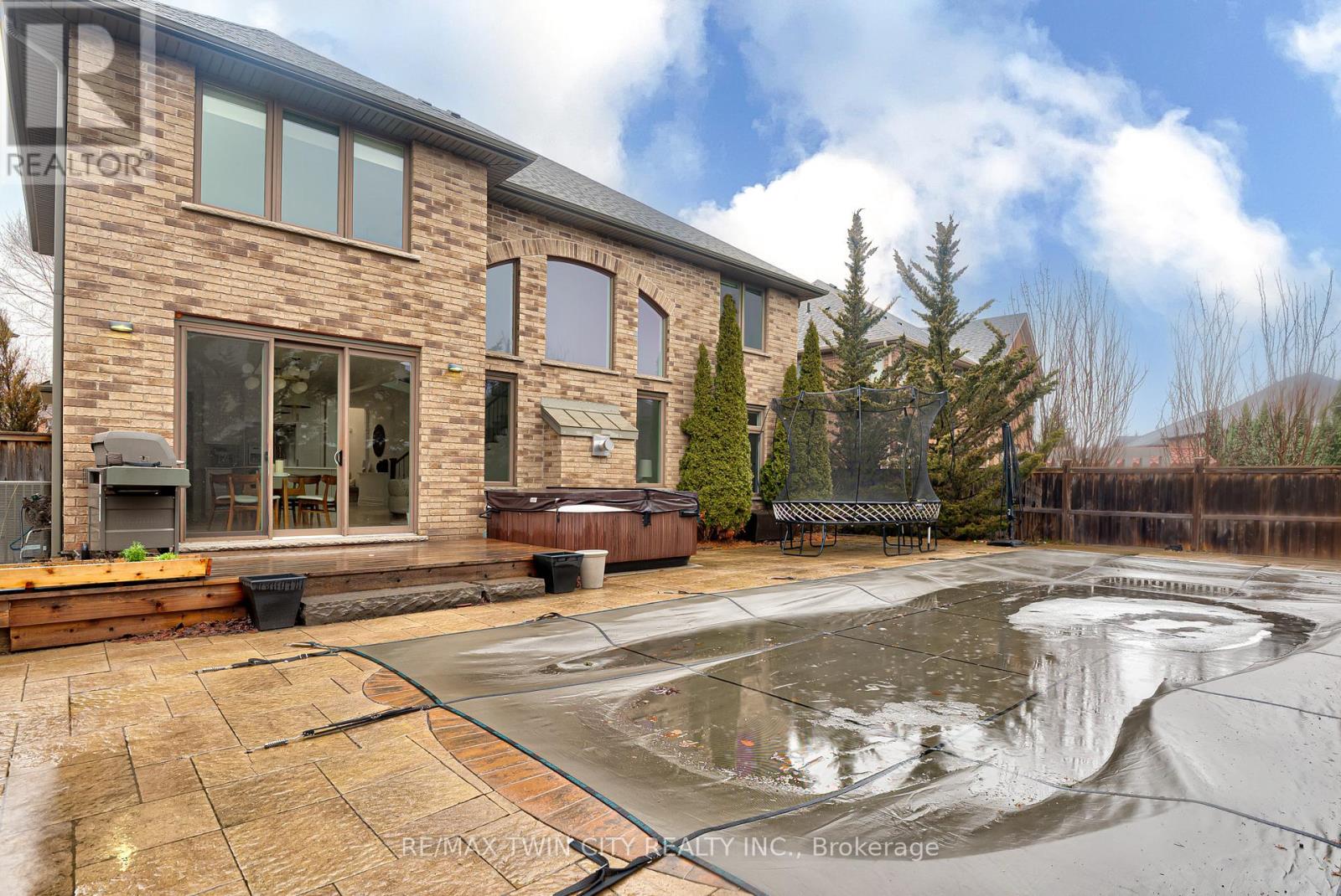 819 Copper Ridge Drive S, Waterloo, Ontario  N2K 0B5 - Photo 39 - X12875354