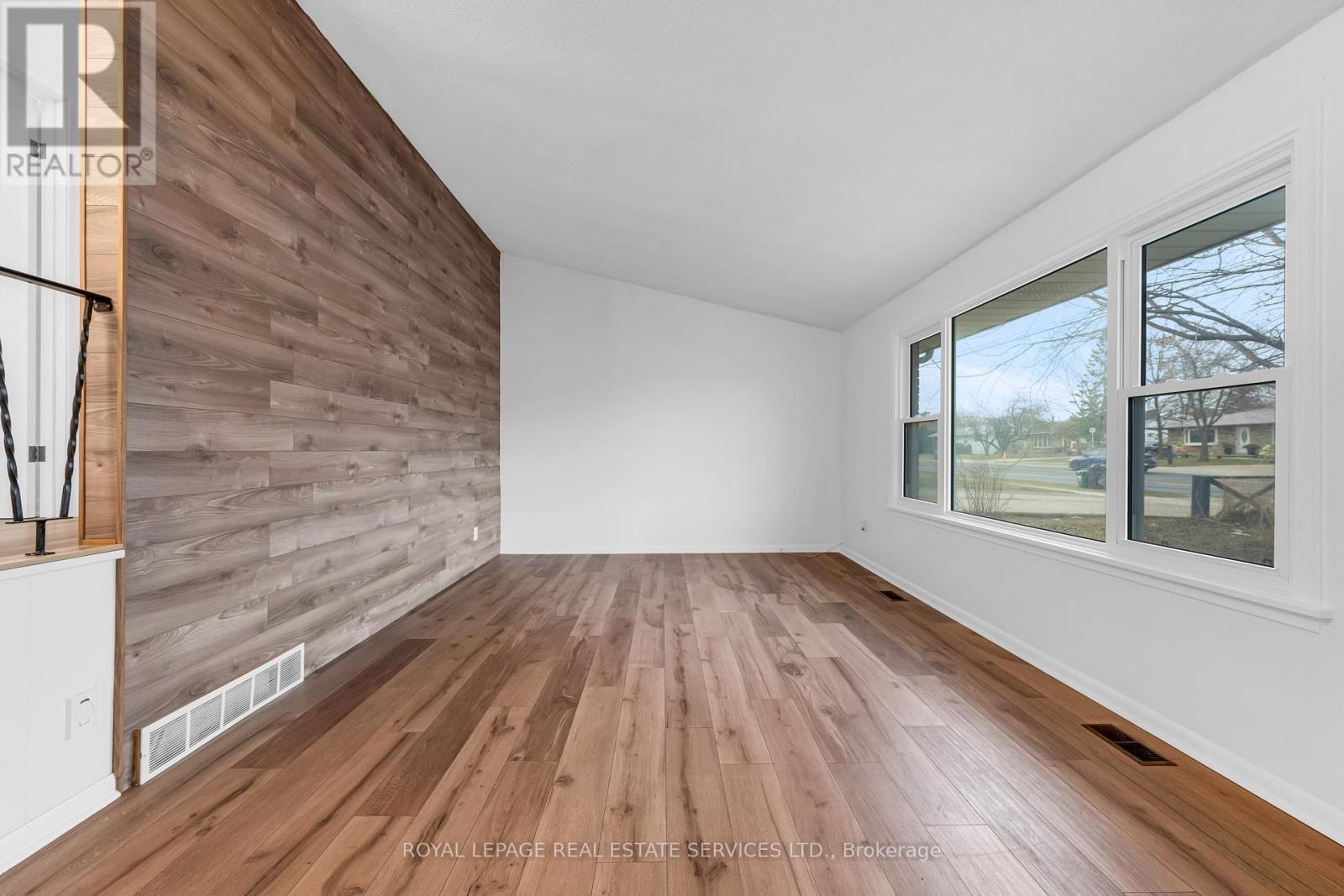 4567 Ontario Street, Lincoln (Beamsville), Ontario  L0R 1B5 - Photo 5 - X12875390