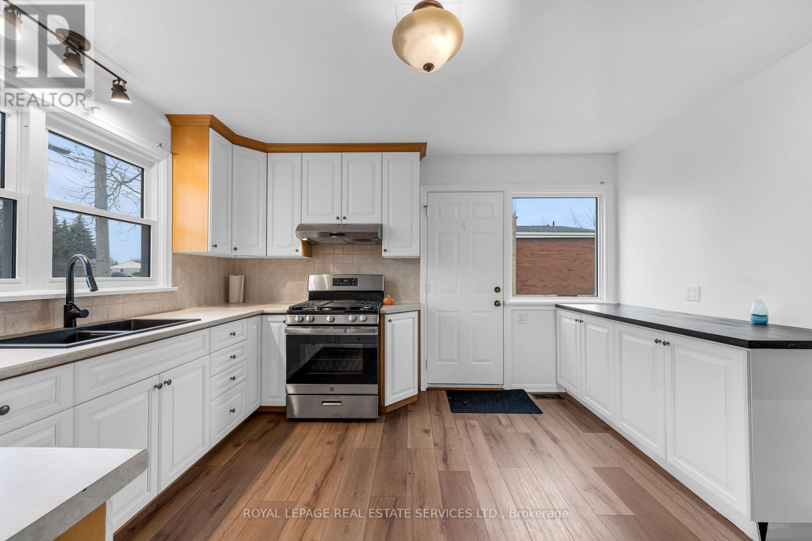 4567 Ontario Street, Lincoln (Beamsville), Ontario  L0R 1B5 - Photo 6 - X12875390