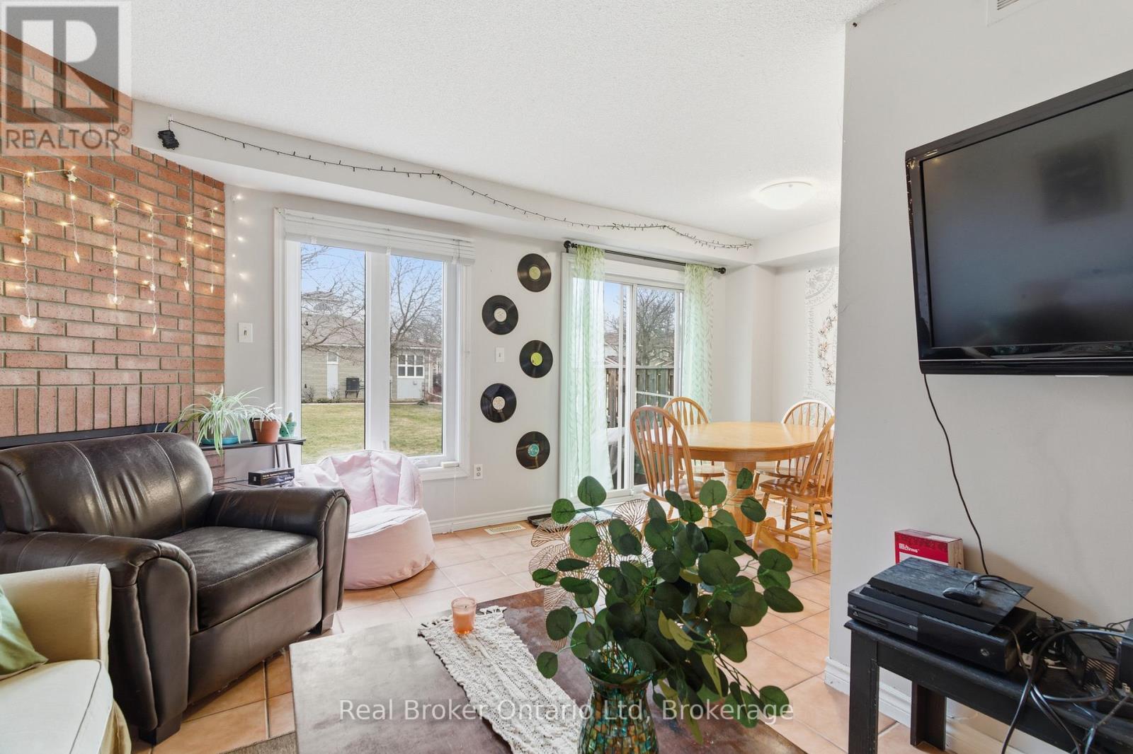 189 - 302 College Avenue W, Guelph (Dovercliffe Park/old University), Ontario  N1G 4T6 - Photo 12 - X12875410