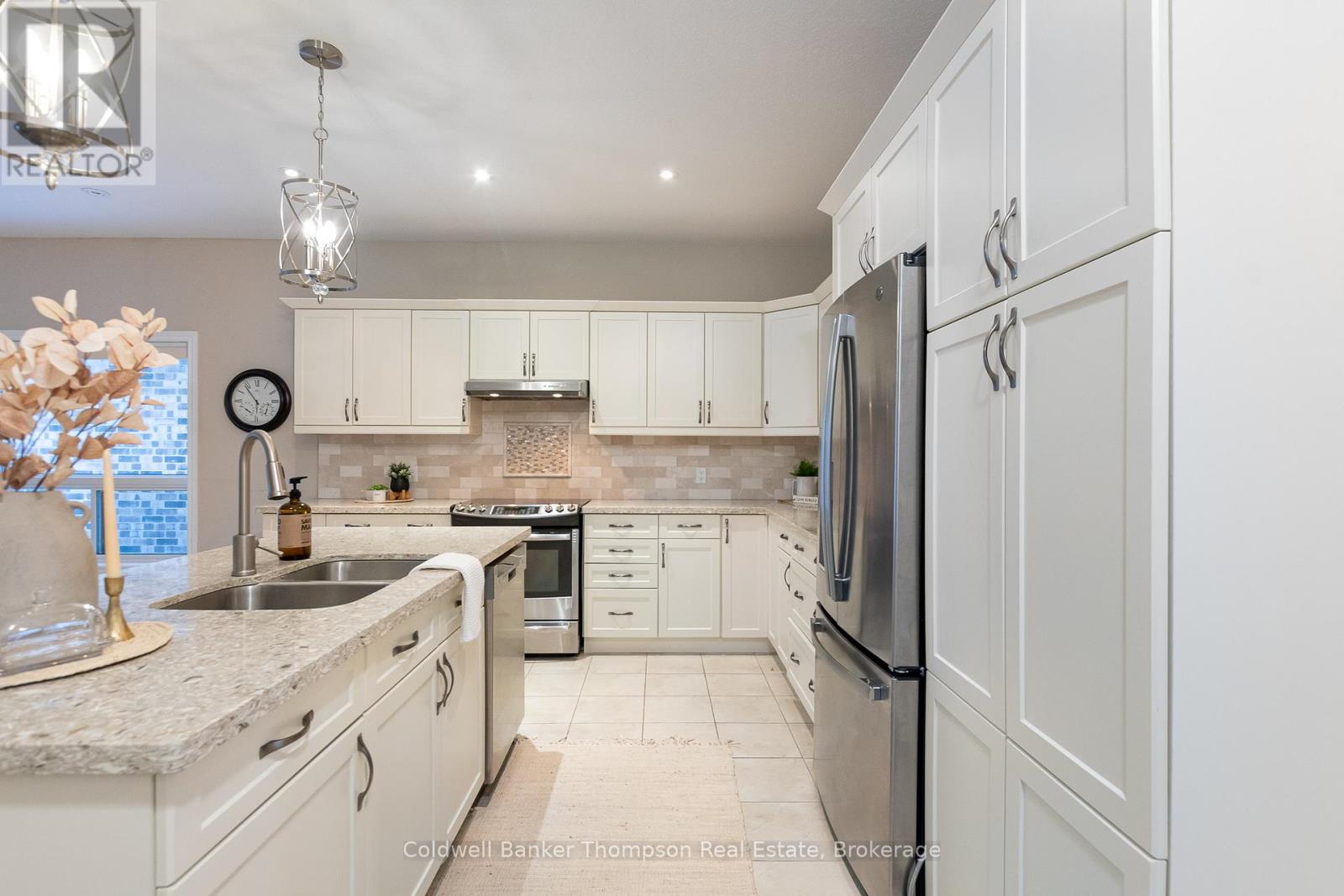 32 Prestwick Drive, Huntsville, Ontario  P1H 0C2 - Photo 6 - X12875440