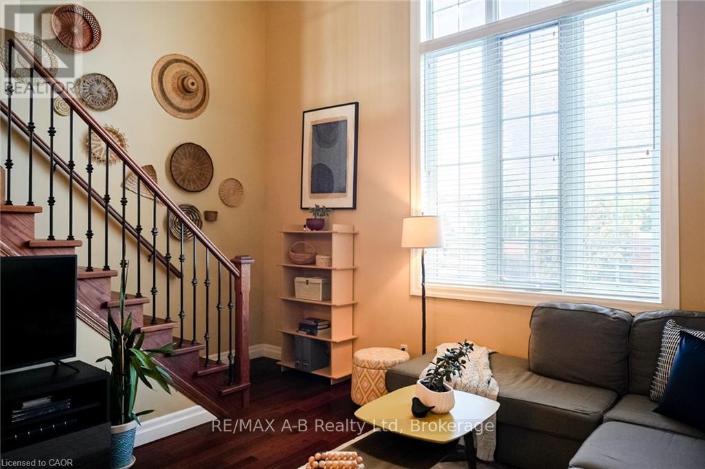 305 - 555 King Street E, Kitchener, Ontario  N2G 2L9 - Photo 11 - X12875630