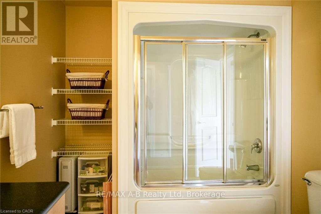 305 - 555 King Street E, Kitchener, Ontario  N2G 2L9 - Photo 24 - X12875630