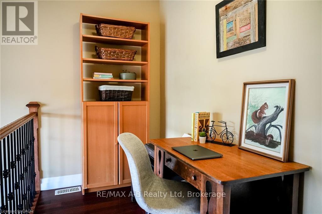 305 - 555 King Street E, Kitchener, Ontario  N2G 2L9 - Photo 6 - X12875630