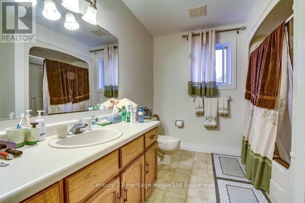 51 Haida Place, Woodstock, Ontario  N4T 1R8 - Photo 17 - X12875402