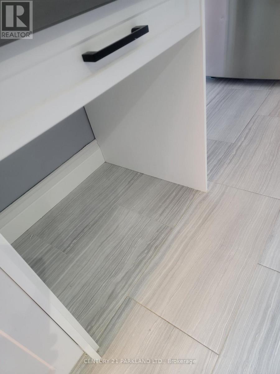 1102 - 3 Massey Square, Toronto, Ontario  M4C 5L5 - Photo 6 - E12831694