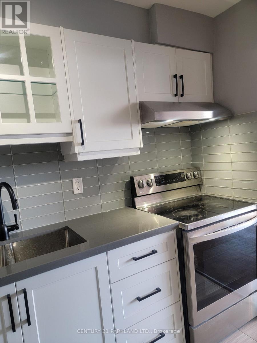 1102 - 3 Massey Square, Toronto, Ontario  M4C 5L5 - Photo 4 - E12831694