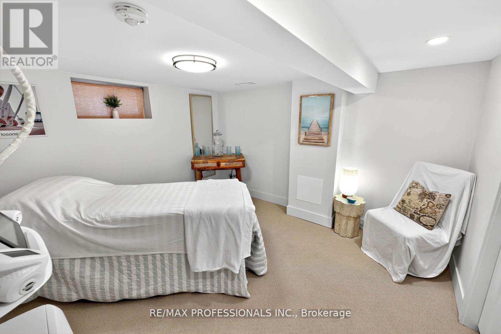 22 Ninth Street, Toronto, Ontario  M8V 3E3 - Photo 39 - W12754520