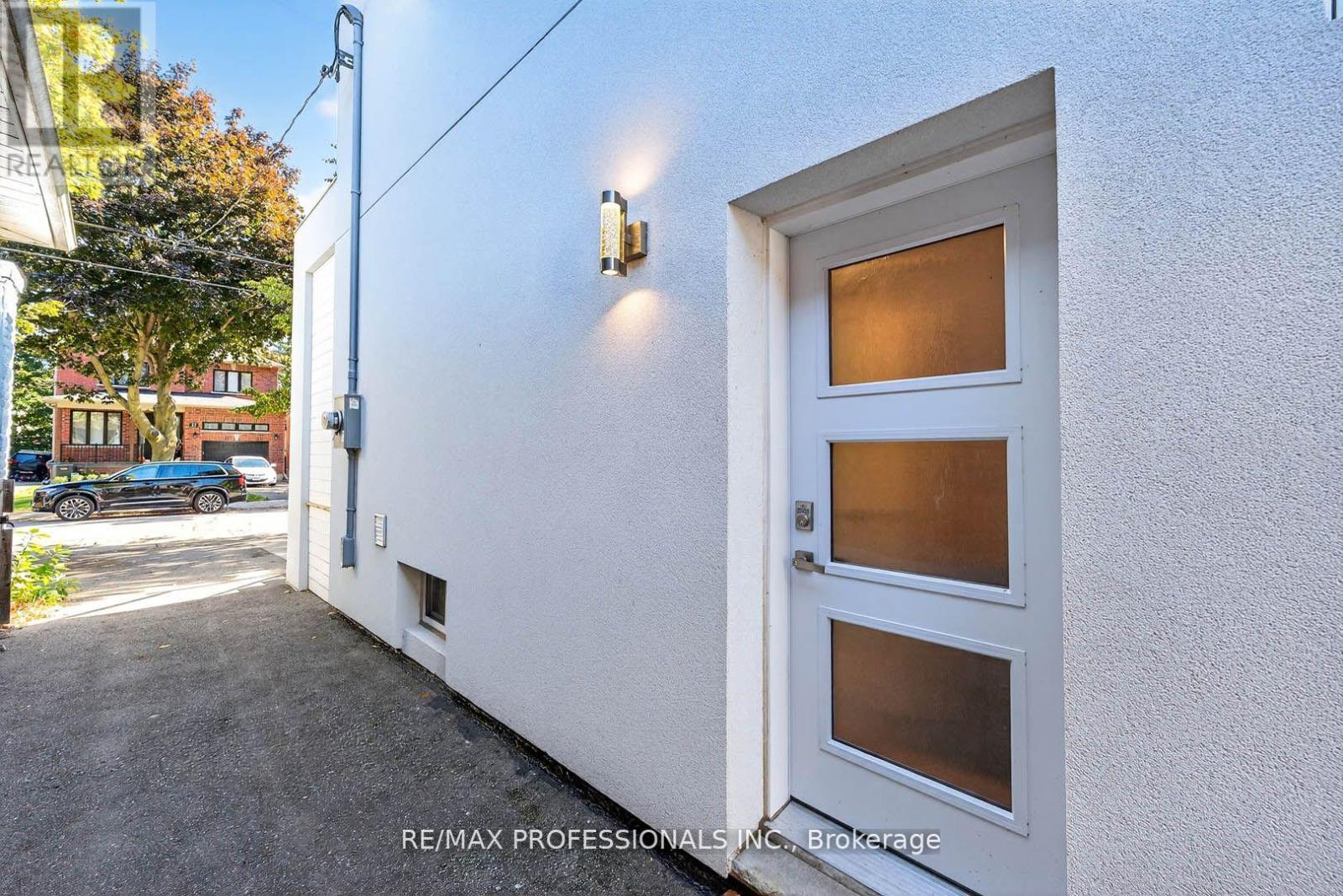 22 Ninth Street, Toronto, Ontario  M8V 3E3 - Photo 34 - W12754520