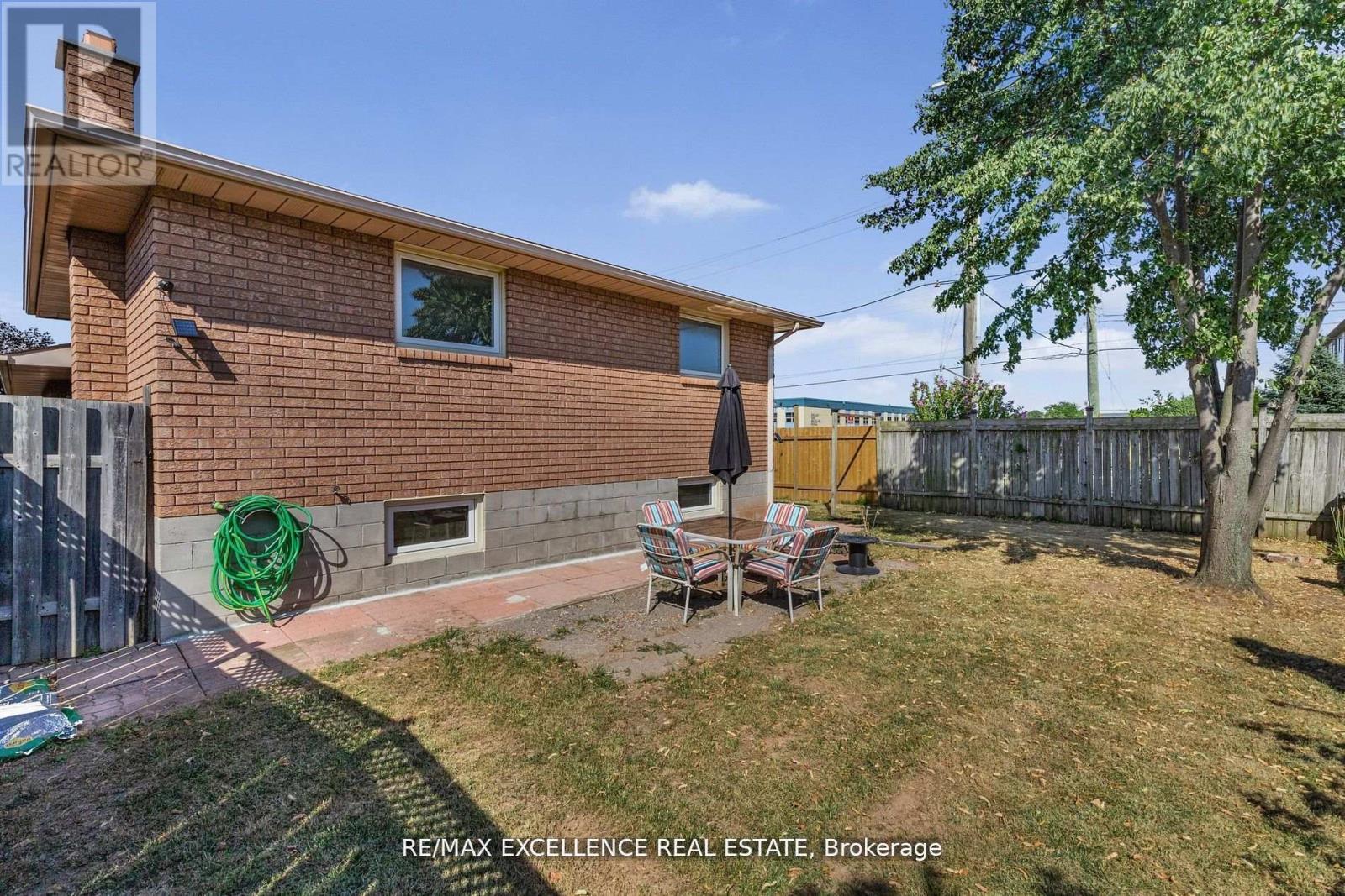 102 Juniper Drive, Hamilton (Stoney Creek), Ontario  L8E 4G6 - Photo 46 - X12872038