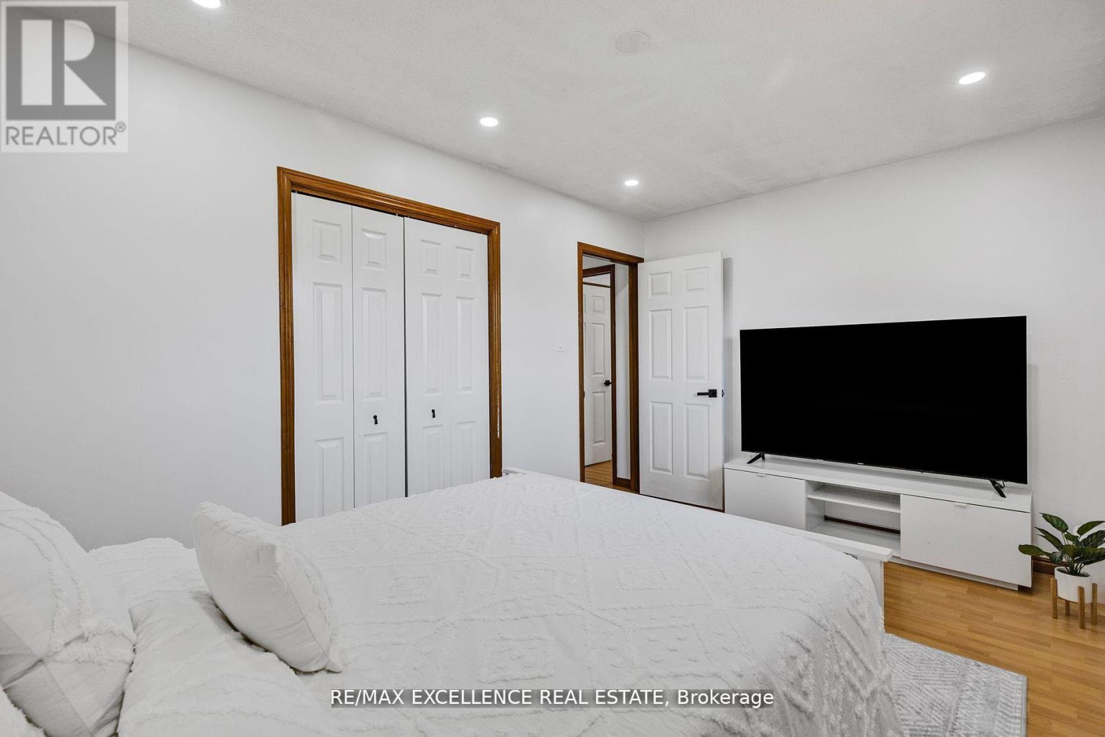 102 Juniper Drive, Hamilton (Stoney Creek), Ontario  L8E 4G6 - Photo 25 - X12872038