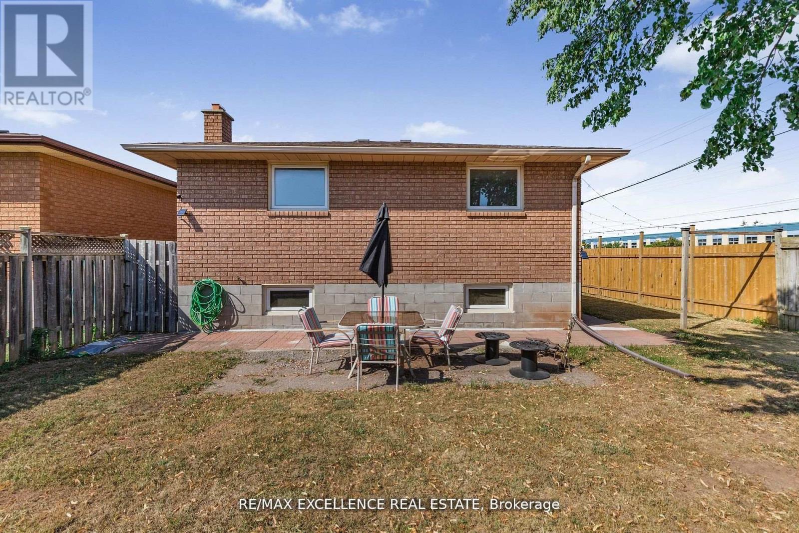 102 Juniper Drive, Hamilton (Stoney Creek), Ontario  L8E 4G6 - Photo 48 - X12872038